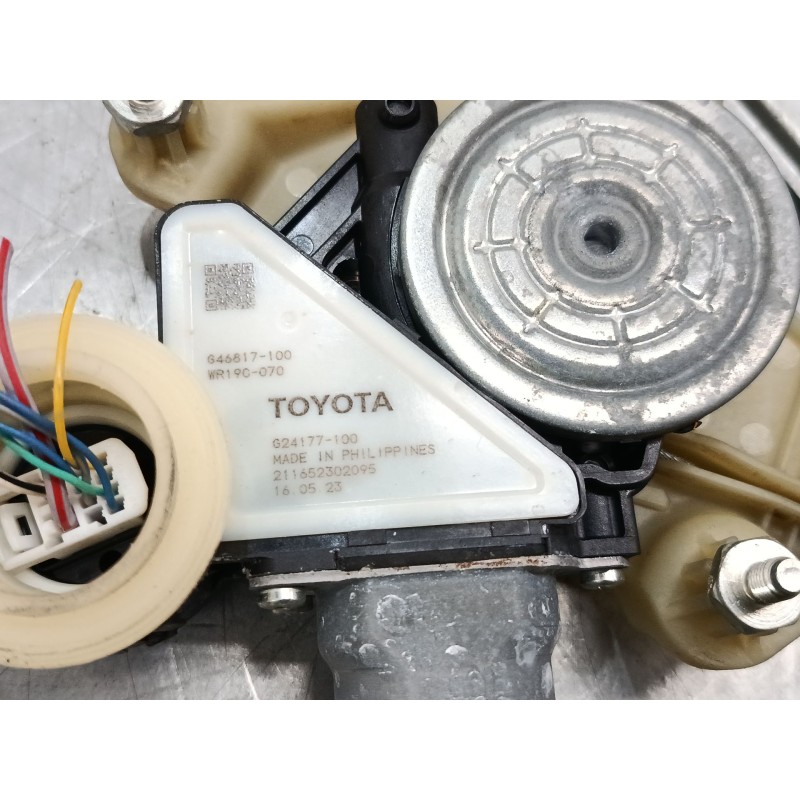 Recambio de elevalunas electrico trasero izquierdo para toyota corolla station wagon (_e21_) 1.8 hybrid (zwe211) referencia OEM 