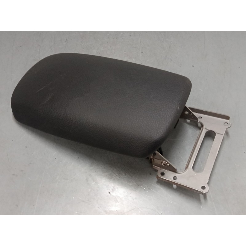 Recambio de apoyabrazos central para toyota corolla station wagon (_e21_) 1.8 hybrid (zwe211) referencia OEM IAM   