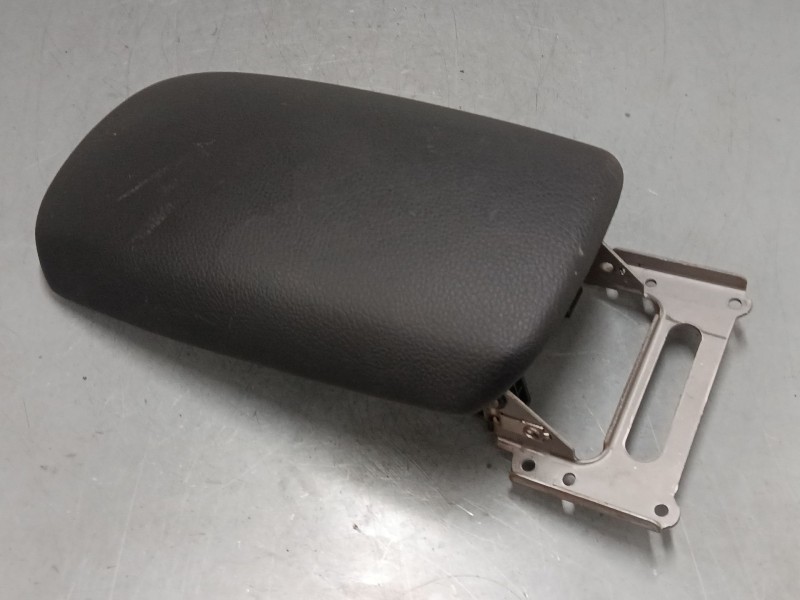Recambio de apoyabrazos central para toyota corolla station wagon (_e21_) 1.8 hybrid (zwe211) referencia OEM IAM   