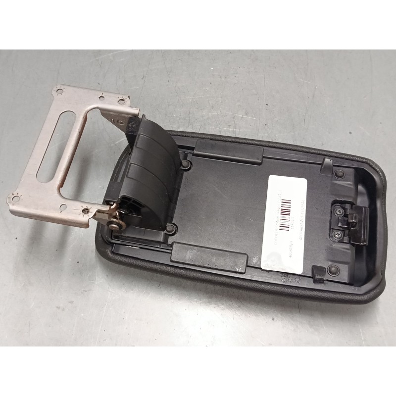 Recambio de apoyabrazos central para toyota corolla station wagon (_e21_) 1.8 hybrid (zwe211) referencia OEM IAM   