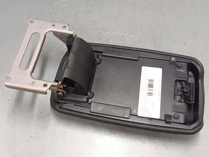 Recambio de apoyabrazos central para toyota corolla station wagon (_e21_) 1.8 hybrid (zwe211) referencia OEM IAM   