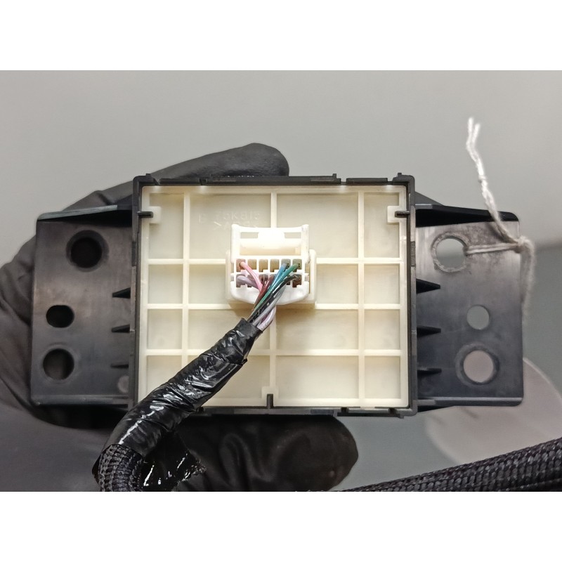 Recambio de boton freno mano para toyota corolla station wagon (_e21_) 1.8 hybrid (zwe211) referencia OEM IAM   