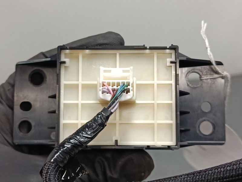 Recambio de boton freno mano para toyota corolla station wagon (_e21_) 1.8 hybrid (zwe211) referencia OEM IAM   
