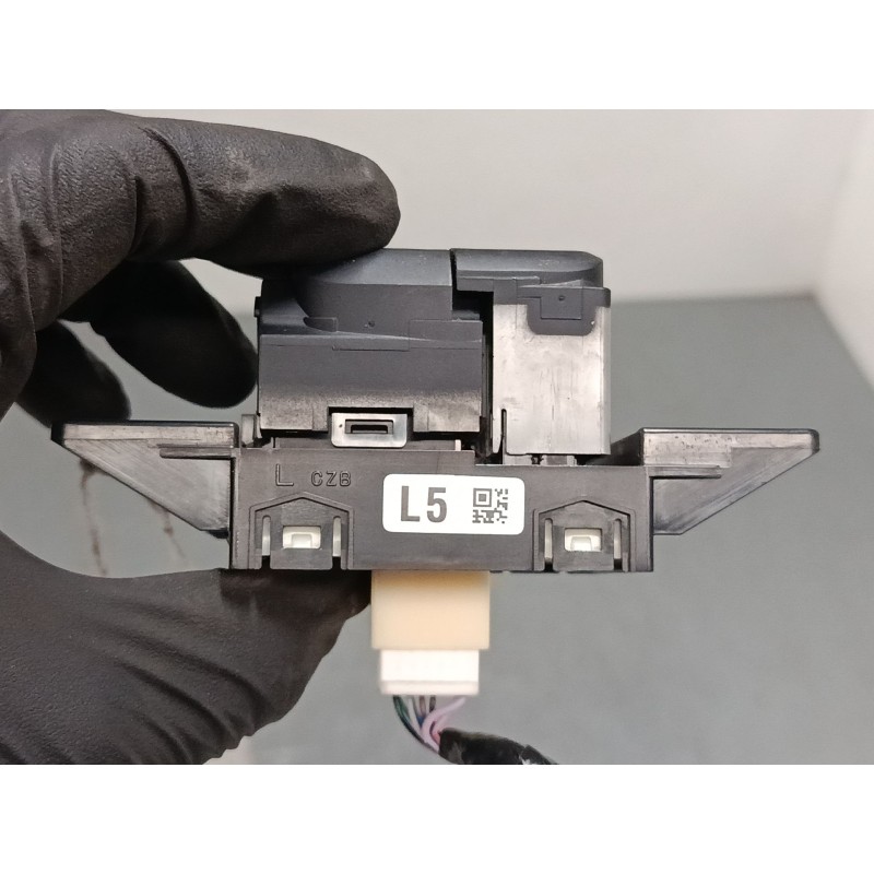 Recambio de boton freno mano para toyota corolla station wagon (_e21_) 1.8 hybrid (zwe211) referencia OEM IAM   