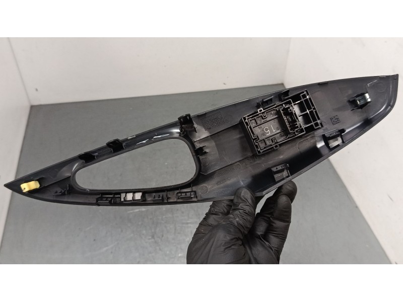 Recambio de mando elevalunas trasero derecho para toyota corolla station wagon (_e21_) 1.8 hybrid (zwe211) referencia OEM IAM   