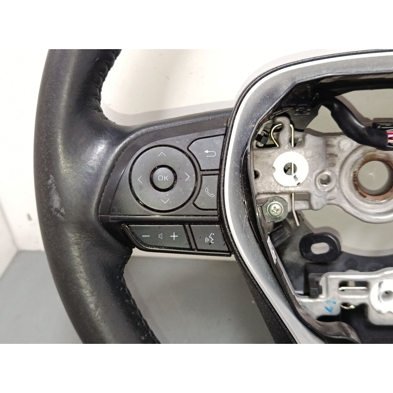Recambio de volante multifincion para toyota corolla station wagon (_e21_) 1.8 hybrid (zwe211) referencia OEM IAM 451000Z340  