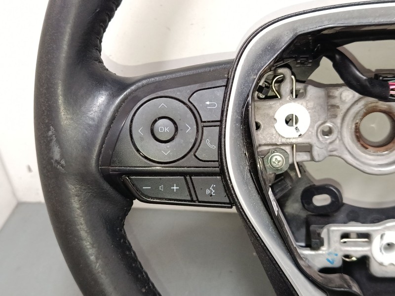 Recambio de volante multifincion para toyota corolla station wagon (_e21_) 1.8 hybrid (zwe211) referencia OEM IAM 451000Z340  