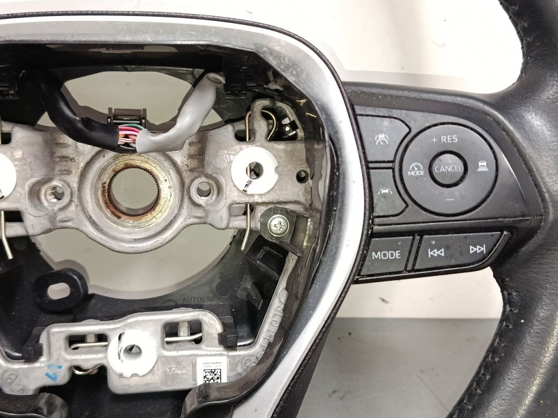 Recambio de volante multifincion para toyota corolla station wagon (_e21_) 1.8 hybrid (zwe211) referencia OEM IAM 451000Z340  