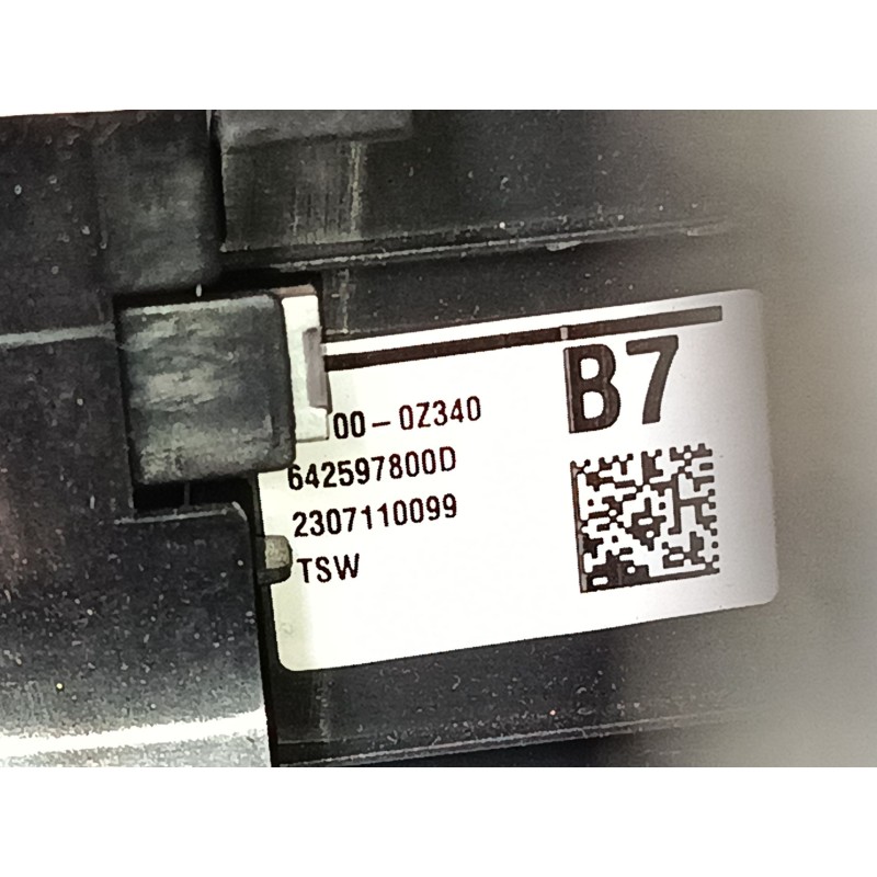 Recambio de volante multifincion para toyota corolla station wagon (_e21_) 1.8 hybrid (zwe211) referencia OEM IAM 451000Z340  