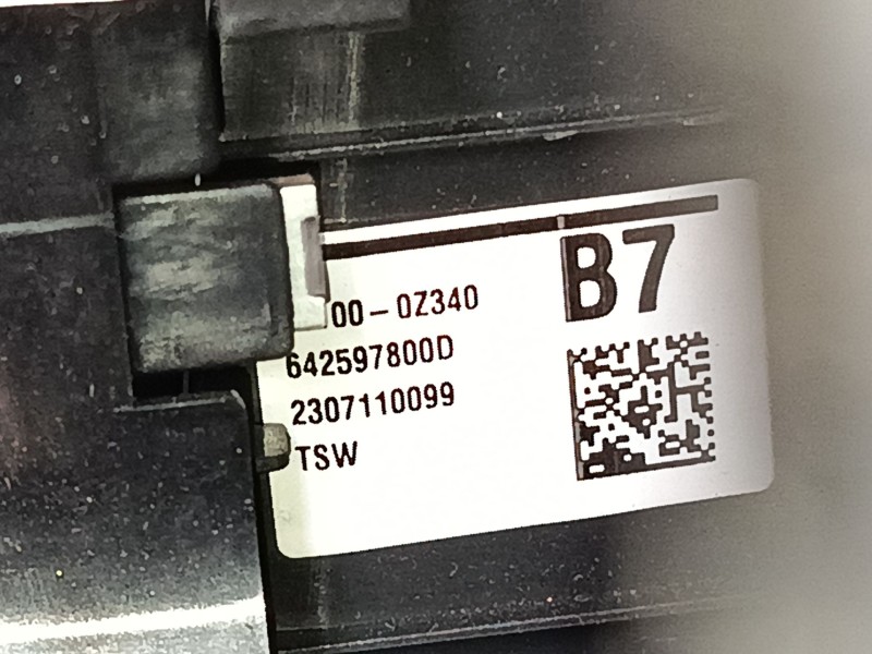 Recambio de volante multifincion para toyota corolla station wagon (_e21_) 1.8 hybrid (zwe211) referencia OEM IAM 451000Z340  