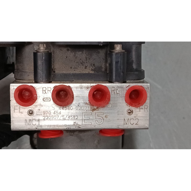 Recambio de abs para toyota corolla station wagon (_e21_) 1.8 hybrid (zwe211) referencia OEM IAM 4454002D71 970454 