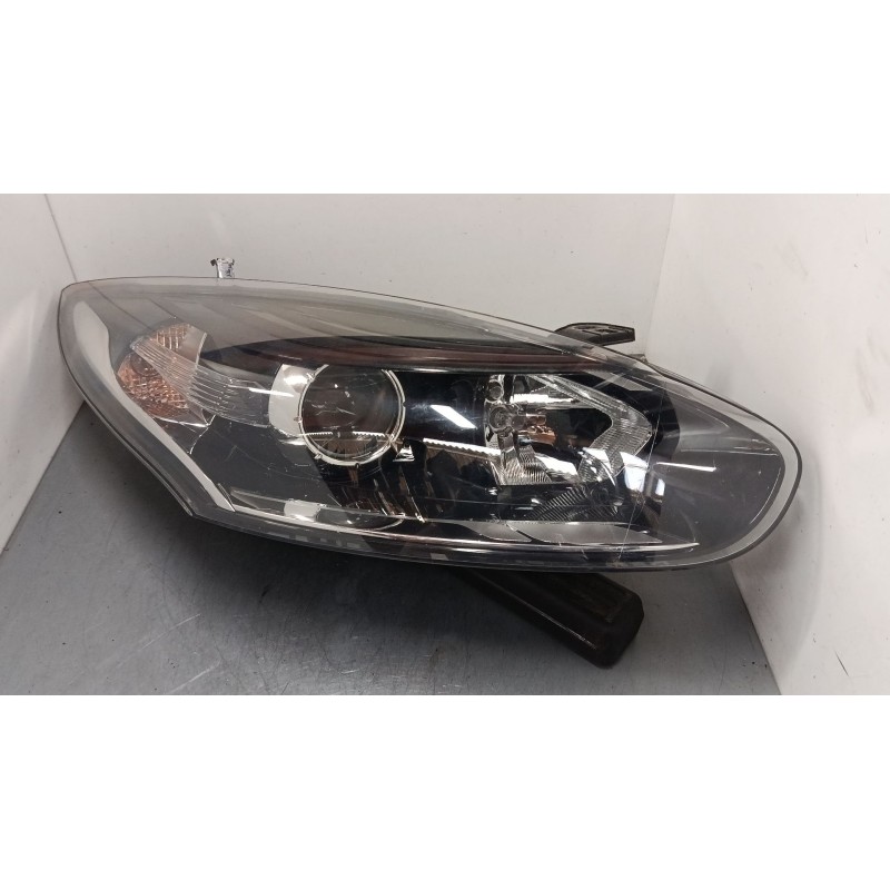 Recambio de faro derecho para renault megane iii hatchback (bz0/1_, b3_) 1.2 tce (bz2b, bz11) referencia OEM IAM 260103761R 0301