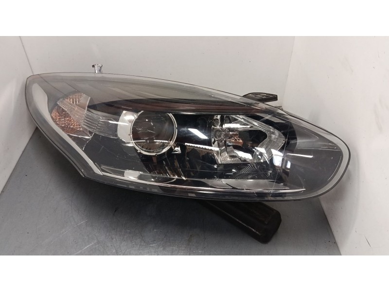 Recambio de faro derecho para renault megane iii hatchback (bz0/1_, b3_) 1.2 tce (bz2b, bz11) referencia OEM IAM 260103761R 0301