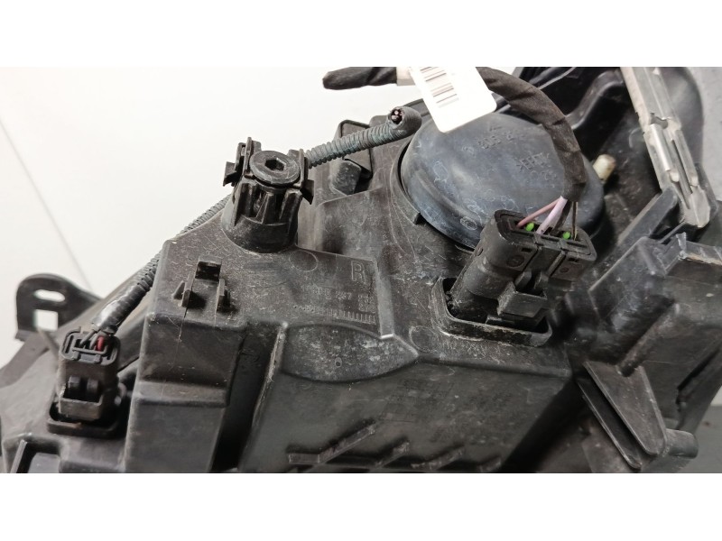 Recambio de faro derecho para renault megane iii hatchback (bz0/1_, b3_) 1.2 tce (bz2b, bz11) referencia OEM IAM 260103761R 0301
