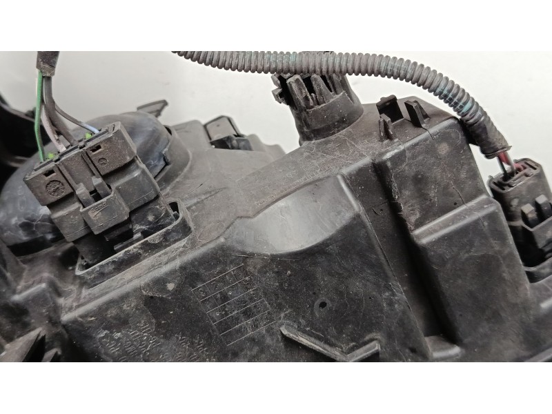 Recambio de faro izquierdo para renault megane iii hatchback (bz0/1_, b3_) 1.2 tce (bz2b, bz11) referencia OEM IAM 260609865R 03