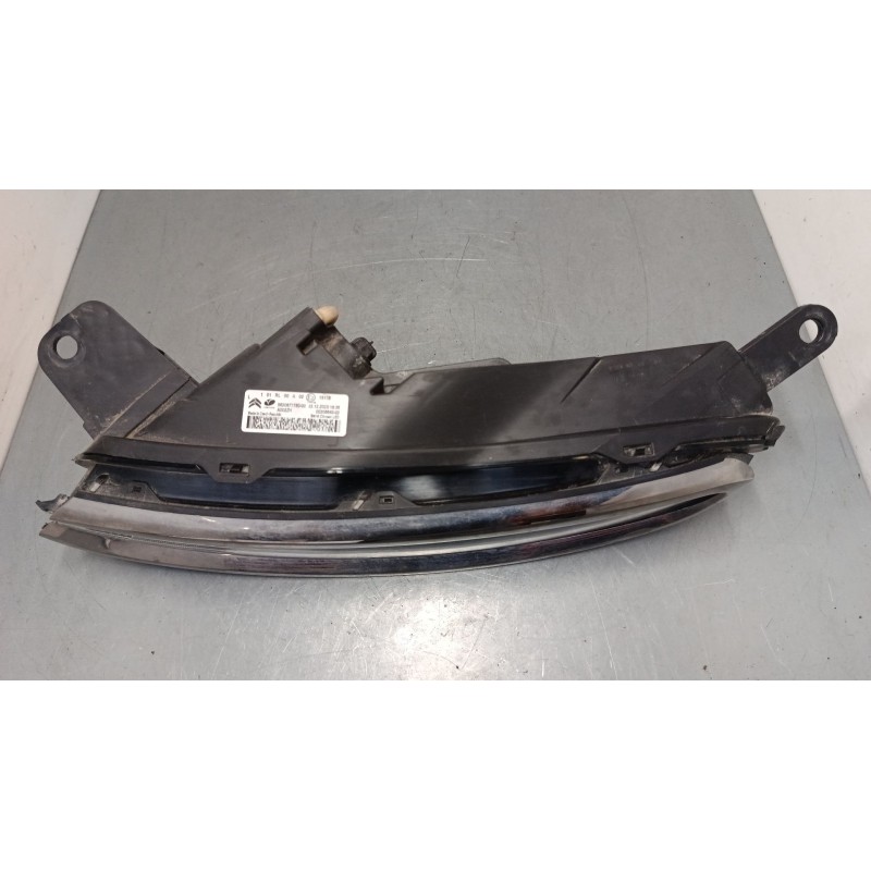 Recambio de faro luz diurna izquierdo para citroën c3 iii (sx) 1.2 vti 82 referencia OEM IAM 9820877780  