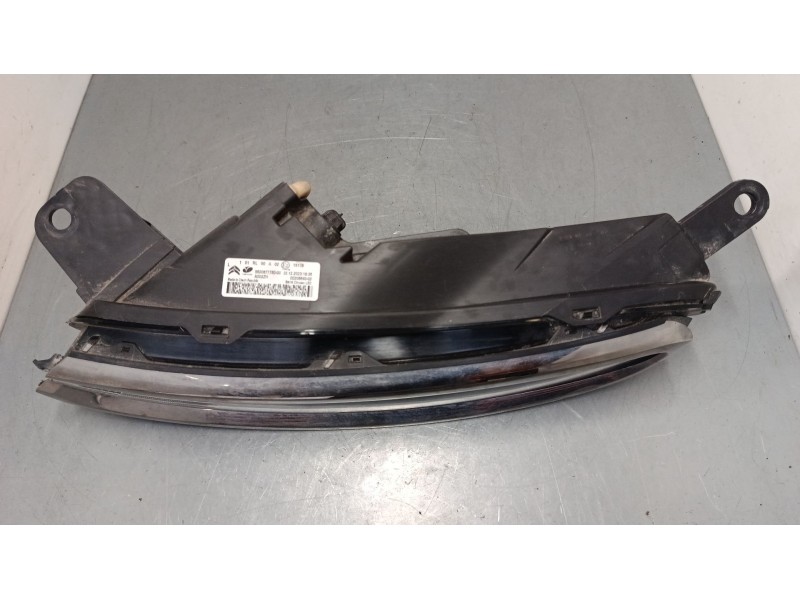 Recambio de faro luz diurna izquierdo para citroën c3 iii (sx) 1.2 vti 82 referencia OEM IAM 9820877780  