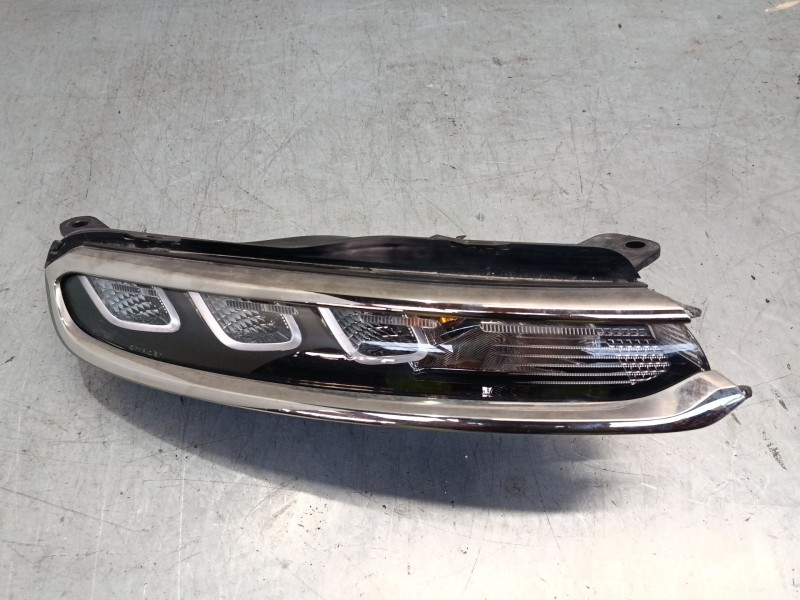 Recambio de faro luz diurna derecho para citroën c3 iii (sx) 1.2 vti 82 referencia OEM IAM 9820877880  