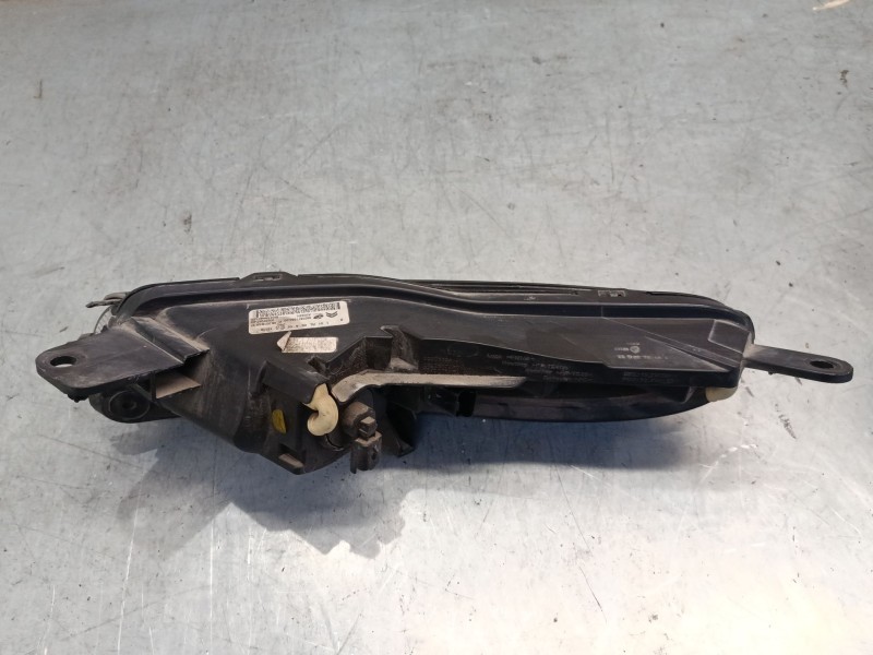 Recambio de faro luz diurna derecho para citroën c3 iii (sx) 1.2 vti 82 referencia OEM IAM 9820877880  