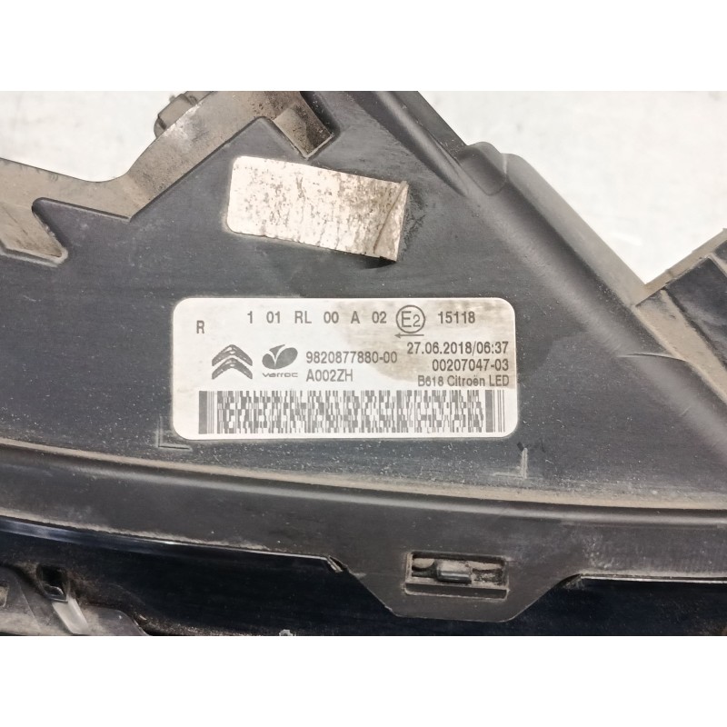 Recambio de faro luz diurna derecho para citroën c3 iii (sx) 1.2 vti 82 referencia OEM IAM 9820877880  