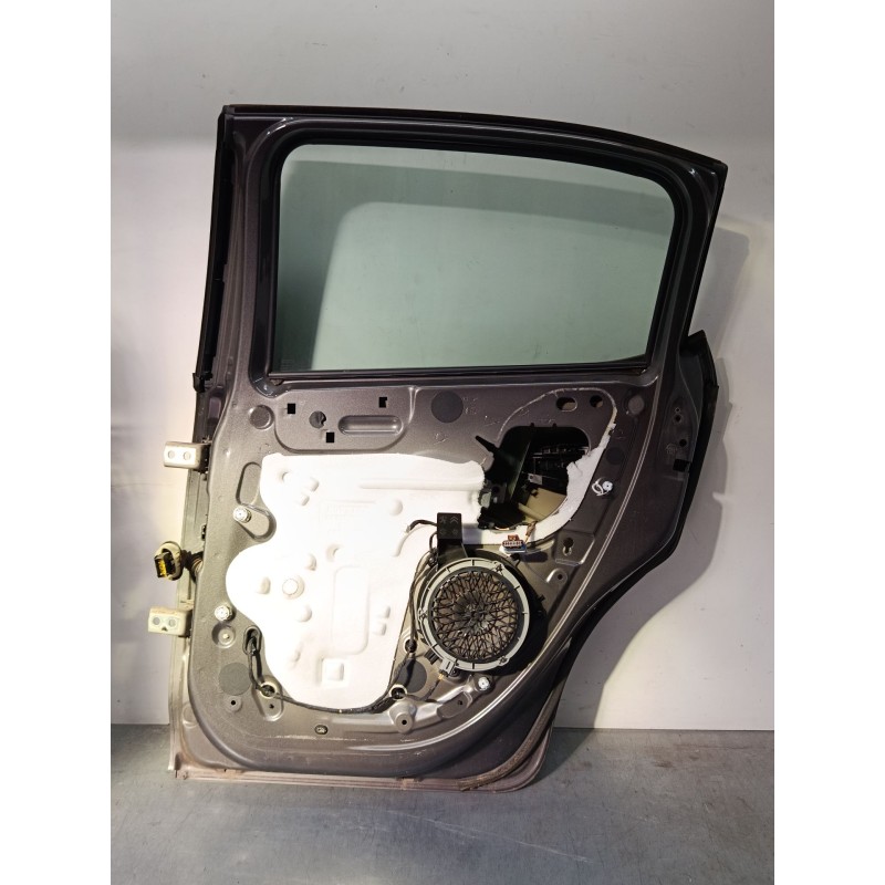 Recambio de puerta trasera derecha para citroën c3 iii (sx) 1.2 vti 82 referencia OEM IAM   