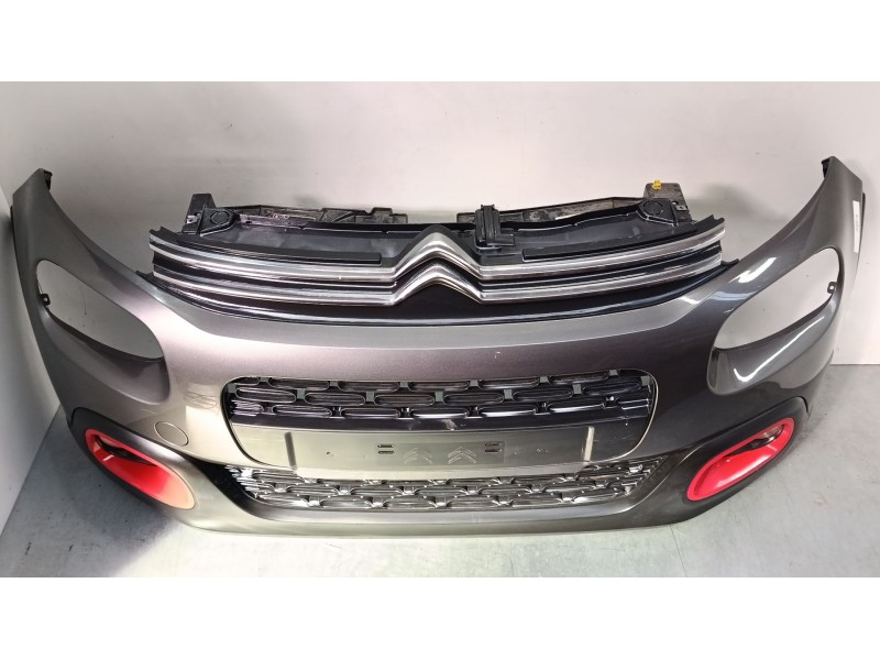 Recambio de paragolpes delantero para citroën c3 iii (sx) 1.2 vti 82 referencia OEM IAM 9812061577  