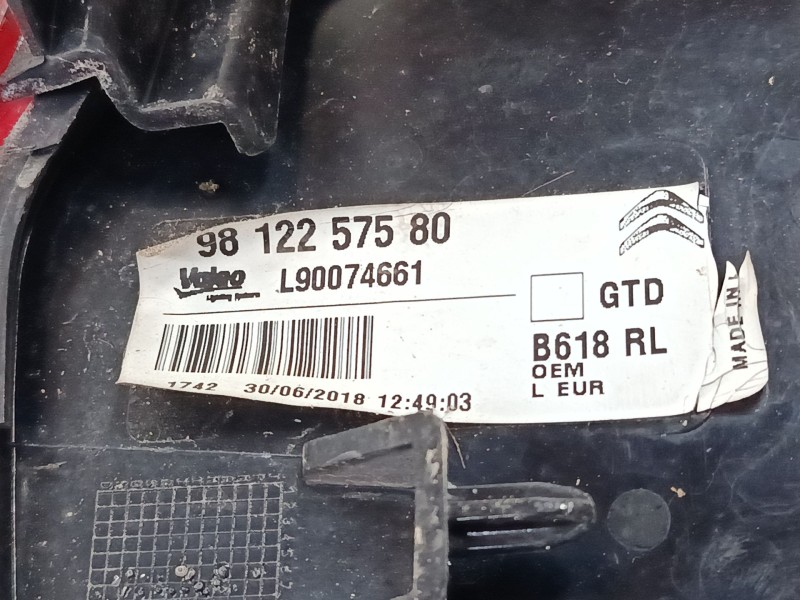 Recambio de piloto trasero izquierdo para citroën c3 iii (sx) 1.2 vti 82 referencia OEM IAM 9812257580  
