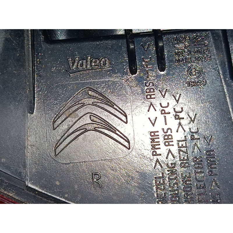 Recambio de piloto trasero derecho para citroën c3 iii (sx) 1.2 vti 82 referencia OEM IAM 9812257480  