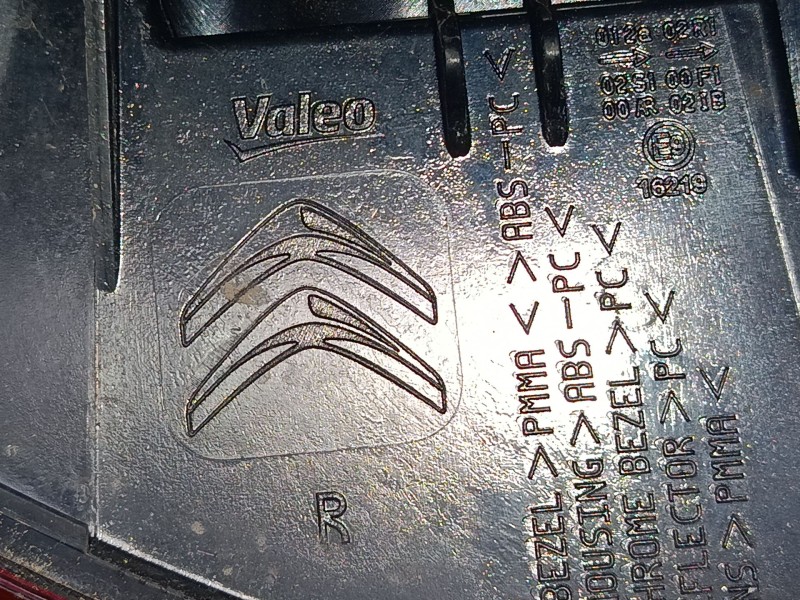 Recambio de piloto trasero derecho para citroën c3 iii (sx) 1.2 vti 82 referencia OEM IAM 9812257480  