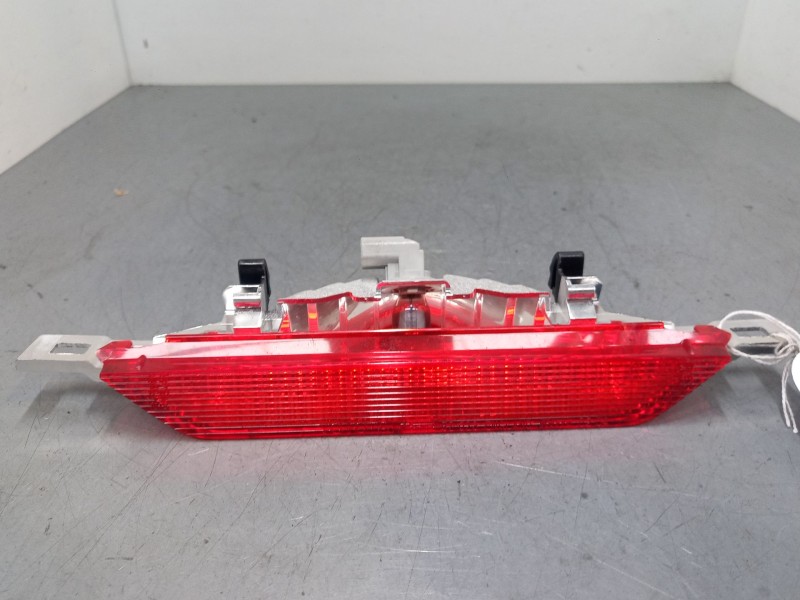 Recambio de luz central de freno para toyota corolla (_e12_) 1.4 vvt-i (zze120_) referencia OEM IAM   