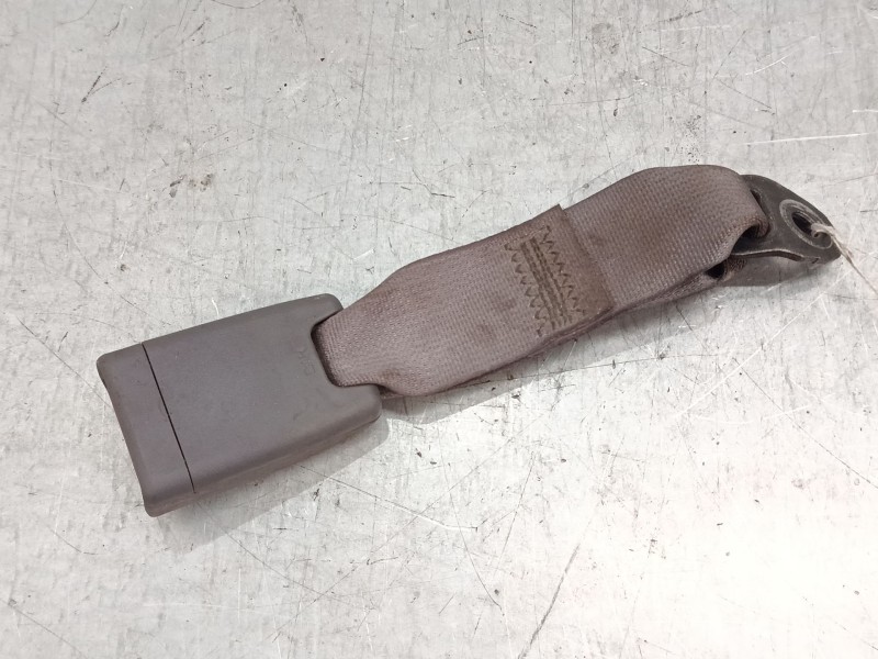 Recambio de anclaje cinturon delantero central para isuzu d-max i (tfr, tfs) 3.0 ditd (tfr85_) referencia OEM IAM   