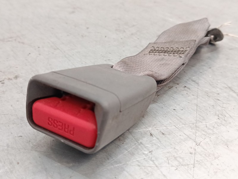 Recambio de anclaje cinturon delantero central para isuzu d-max i (tfr, tfs) 3.0 ditd (tfr85_) referencia OEM IAM   