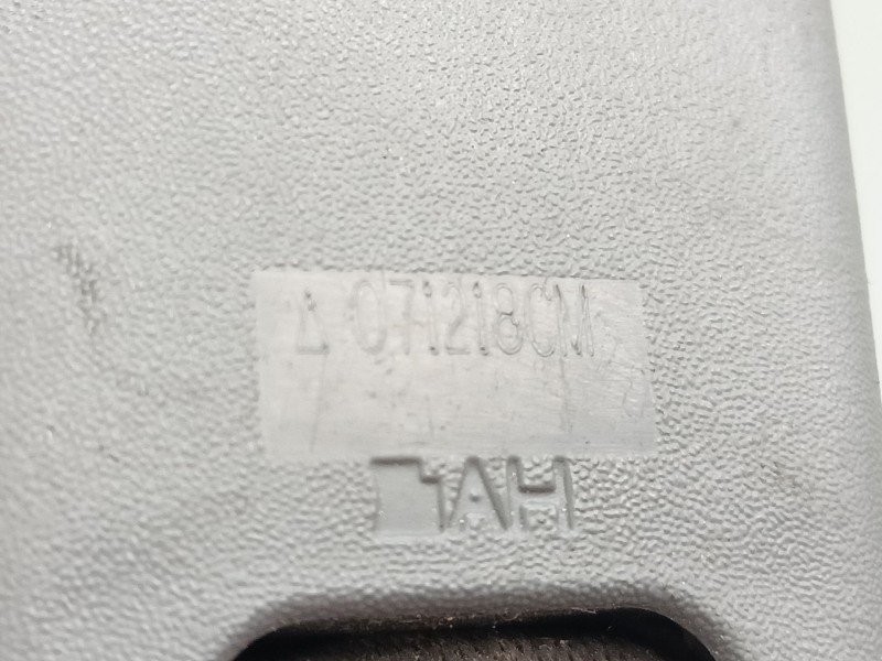 Recambio de anclaje cinturon delantero central para isuzu d-max i (tfr, tfs) 3.0 ditd (tfr85_) referencia OEM IAM   