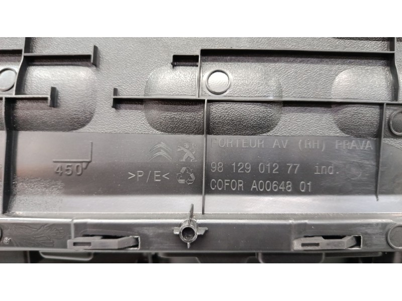 Recambio de guarnecido puerta delantera derecha para citroën c3 iii (sx) 1.2 vti 82 referencia OEM IAM 9812901277  