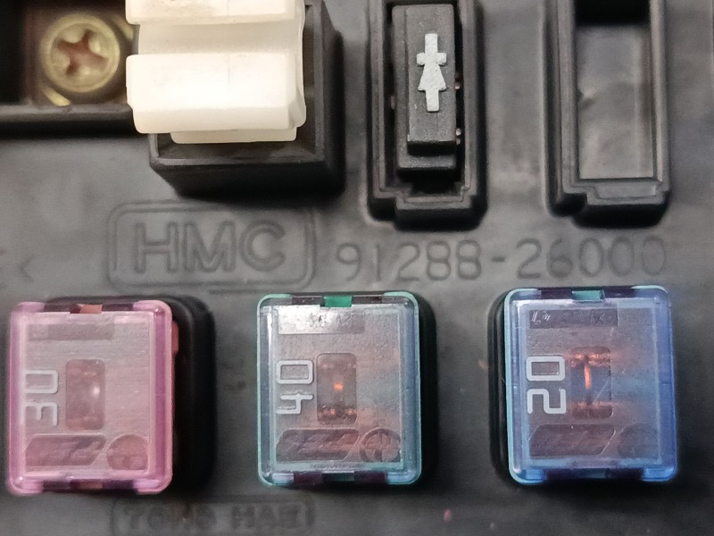 Recambio de caja reles / fusibles para hyundai santa fé i (sm) 2.0 crdi 4x4 referencia OEM IAM 9128826000  