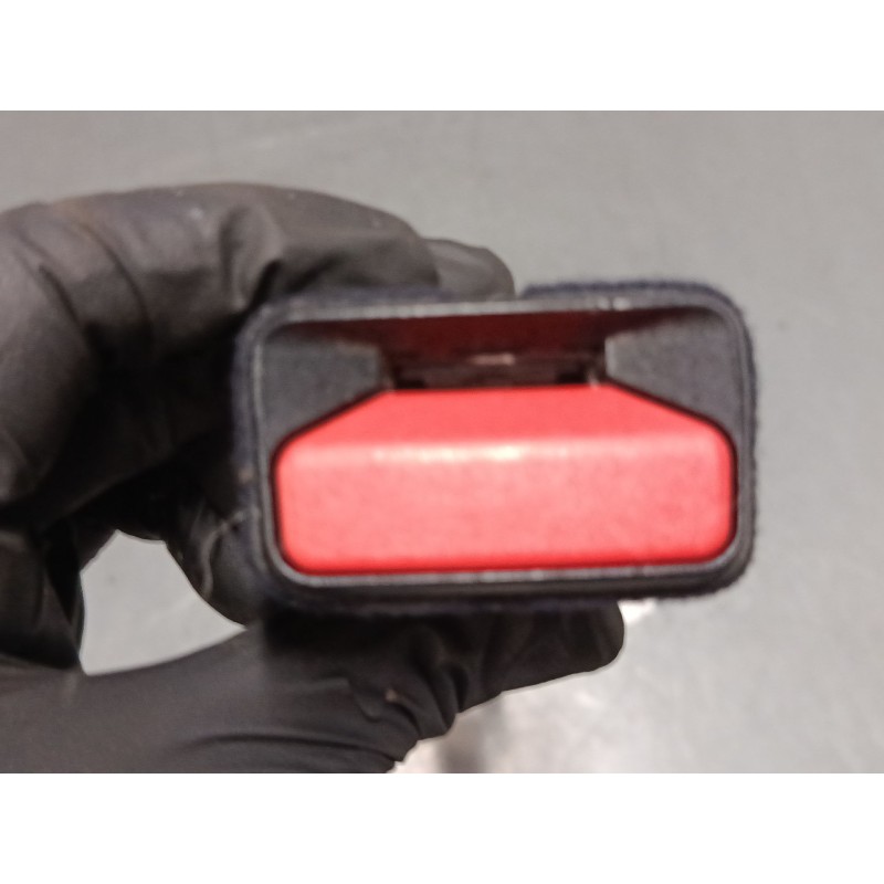 Recambio de anclaje cinturon delantero derecho para citroën c3 iii (sx) 1.2 vti 82 referencia OEM IAM   