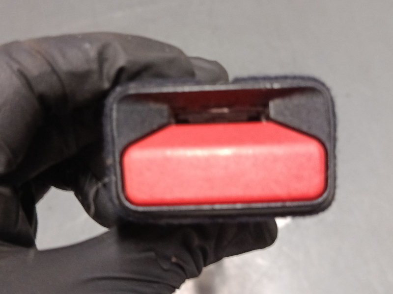 Recambio de anclaje cinturon delantero derecho para citroën c3 iii (sx) 1.2 vti 82 referencia OEM IAM   