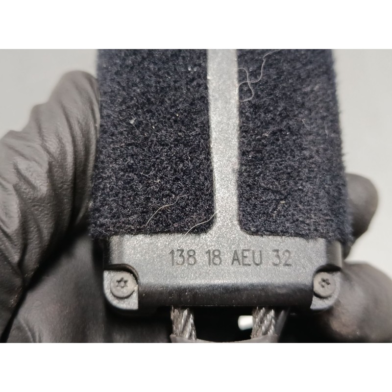 Recambio de anclaje cinturon delantero derecho para citroën c3 iii (sx) 1.2 vti 82 referencia OEM IAM   