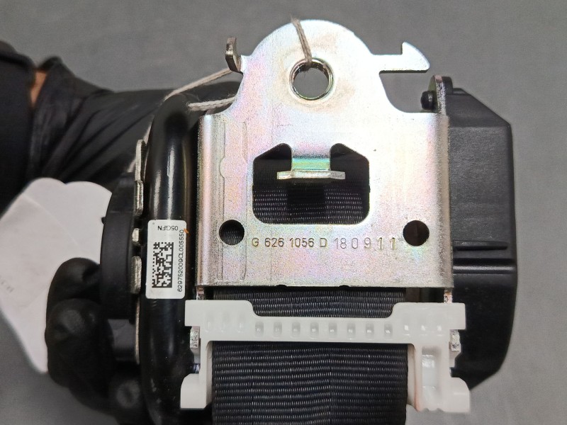 Recambio de cinturon seguridad delantero derecho para citroën c3 iii (sx) 1.2 vti 82 referencia OEM IAM 98183108XX  