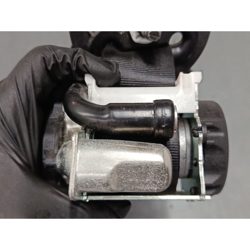 Recambio de cinturon seguridad delantero derecho para citroën c3 iii (sx) 1.2 vti 82 referencia OEM IAM 98183108XX  