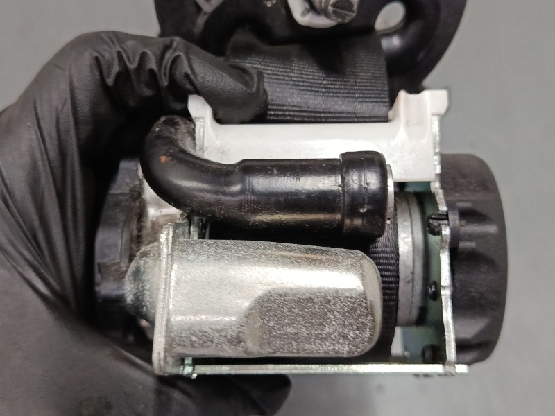 Recambio de cinturon seguridad delantero derecho para citroën c3 iii (sx) 1.2 vti 82 referencia OEM IAM 98183108XX  