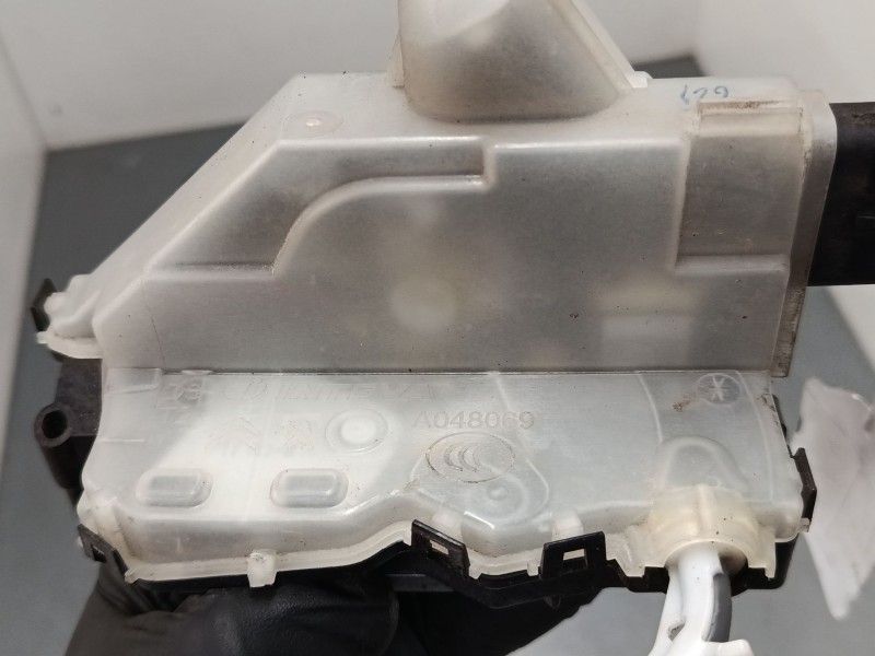 Recambio de cerradura puerta trasera derecha para citroën c3 iii (sx) 1.2 vti 82 referencia OEM IAM PSA123984  