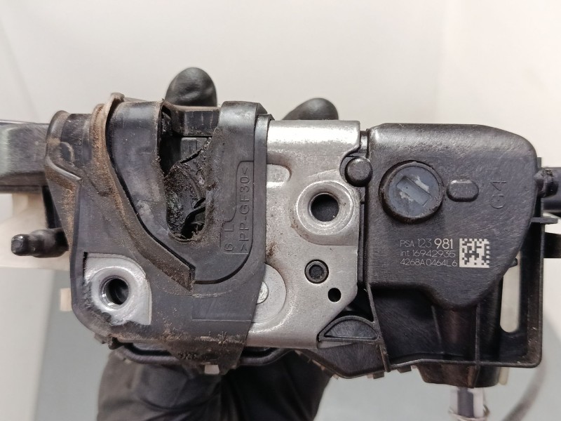 Recambio de cerradura puerta delantera izquierda para citroën c3 iii (sx) 1.2 vti 82 referencia OEM IAM PSA123981 9812398180 