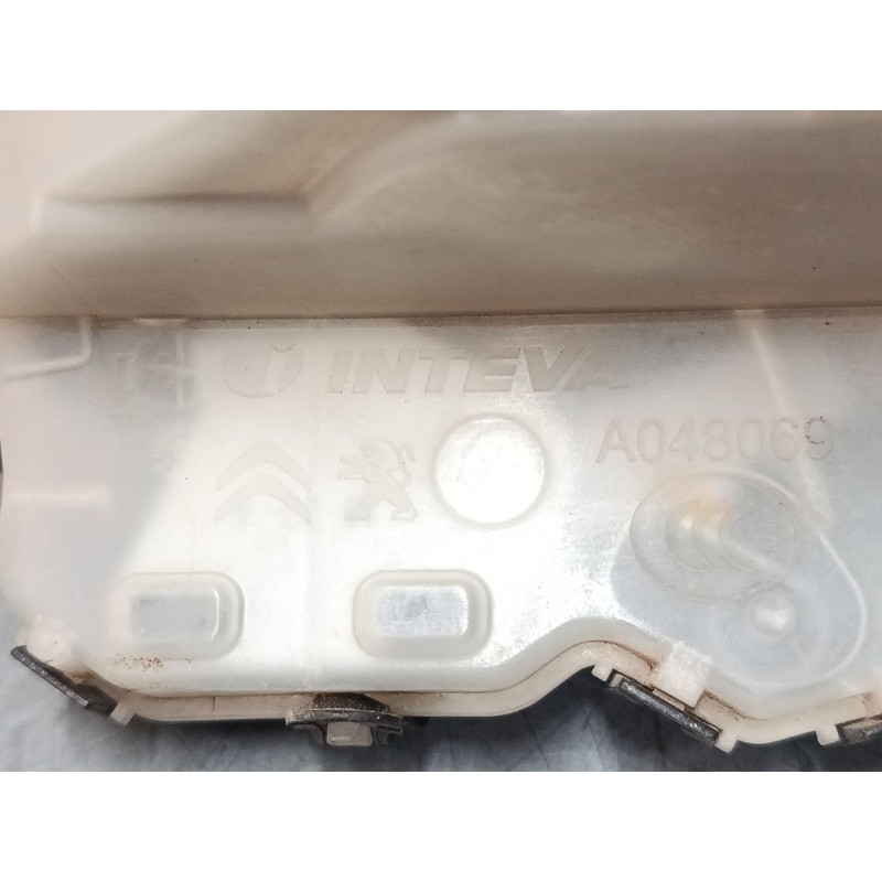 Recambio de cerradura puerta delantera derecha para citroën c3 iii (sx) 1.2 vti 82 referencia OEM IAM PSA123980 9812398080 