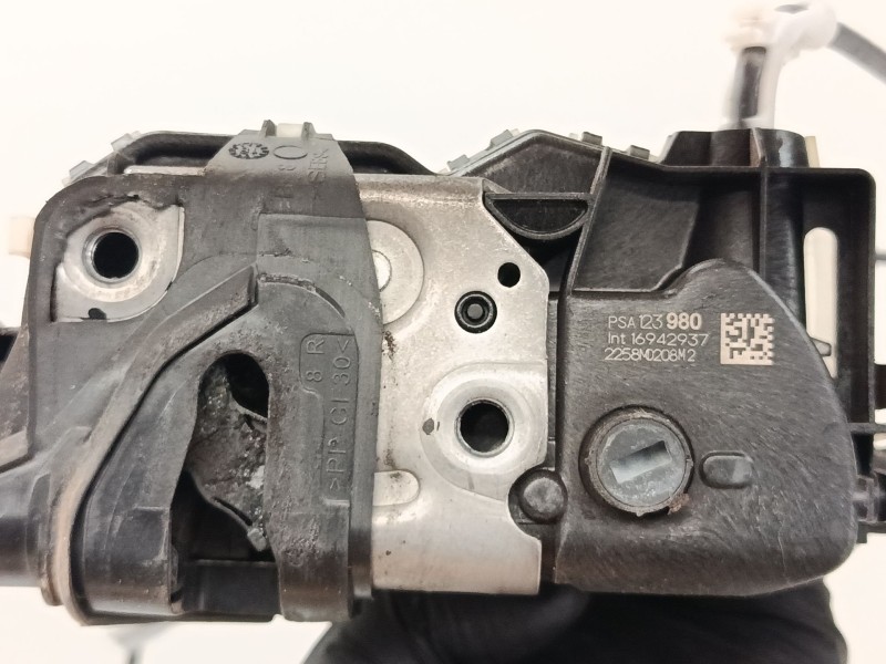 Recambio de cerradura puerta delantera derecha para citroën c3 iii (sx) 1.2 vti 82 referencia OEM IAM PSA123980 9812398080 