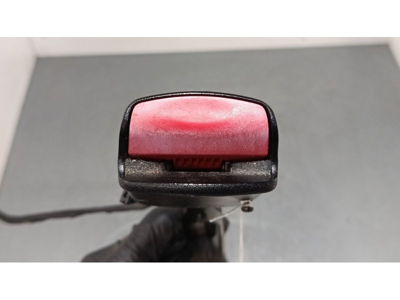 Recambio de anclaje cinturon delantero izquierdo para renault megane iii hatchback (bz0/1_, b3_) 1.2 tce (bz2b, bz11) referencia