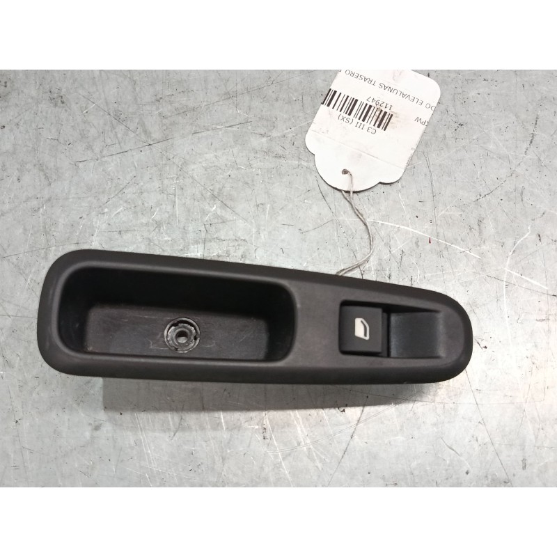 Recambio de mando elevalunas trasero izquierdo para citroën c3 iii (sx) 1.2 vti 82 referencia OEM IAM   