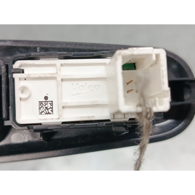 Recambio de mando elevalunas trasero izquierdo para citroën c3 iii (sx) 1.2 vti 82 referencia OEM IAM   