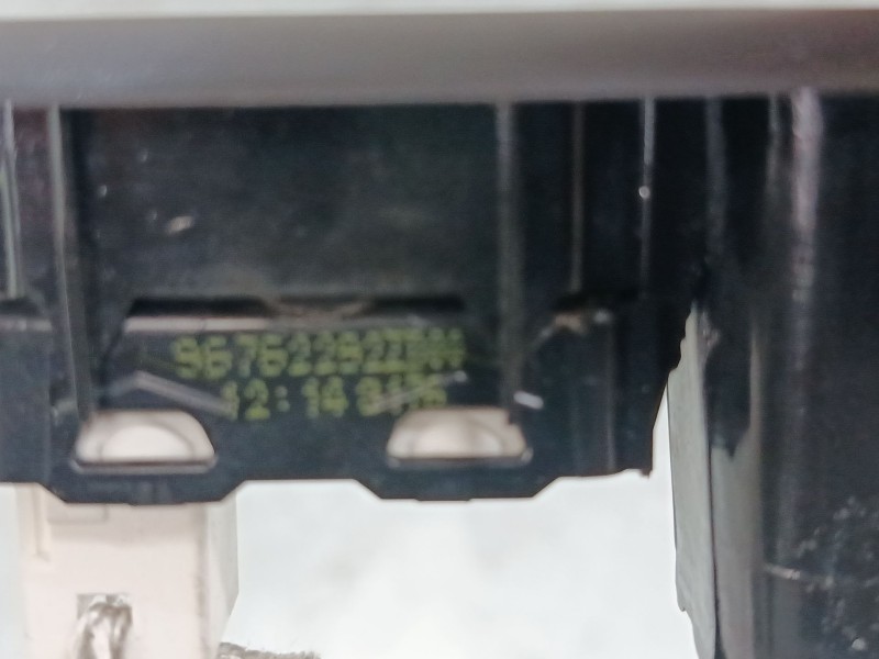 Recambio de mando elevalunas trasero izquierdo para citroën c3 iii (sx) 1.2 vti 82 referencia OEM IAM   
