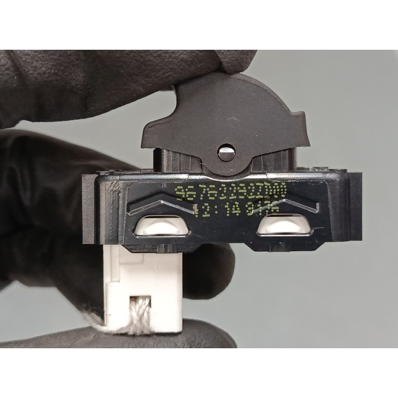 Recambio de mando elevalunas delantero derecho para citroën c3 iii (sx) 1.2 vti 82 referencia OEM IAM 96862292zd  